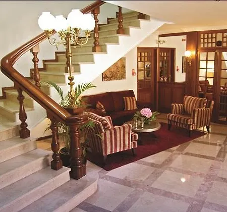 فندق Center By Alboi Group أفيرو