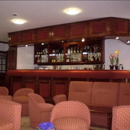 Center By Alboi Group 3* أفيرو