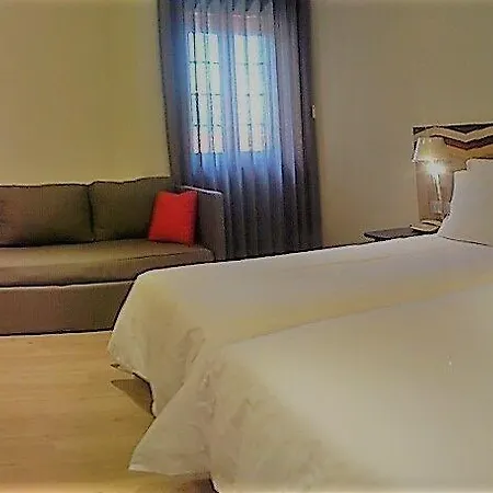 Center By Alboi Group فندق 3*