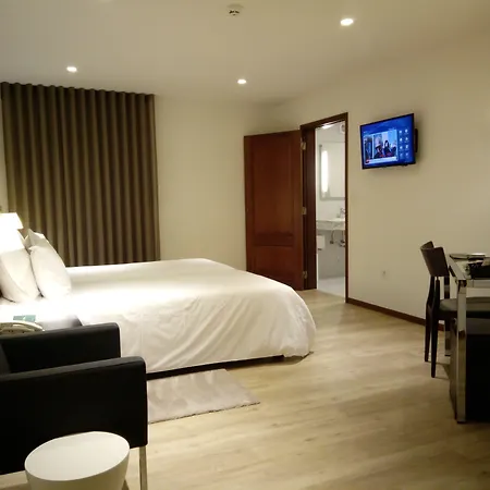 Center By Alboi Group 3* أفيرو