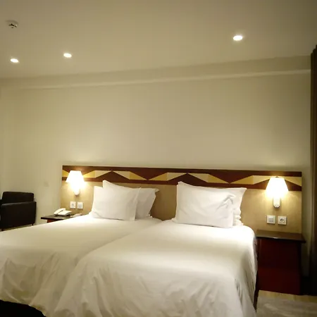 Center By Alboi Group فندق أفيرو