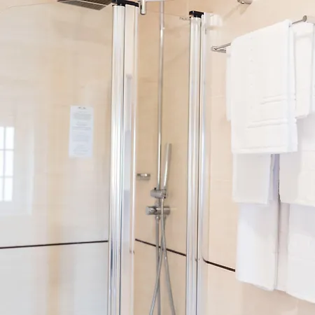 فندق Center By Alboi Group أفيرو