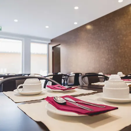 فندق Center By Alboi Group 3*