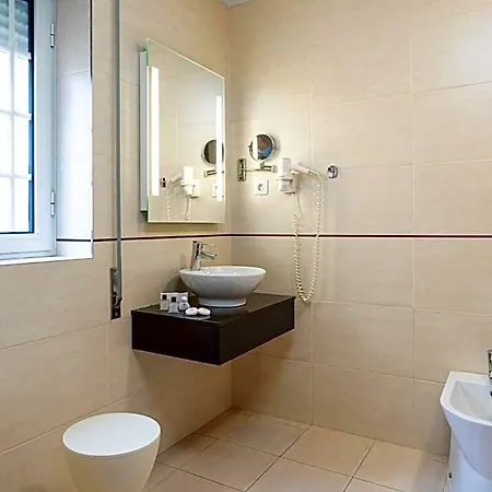 Center By Alboi Group Hotel