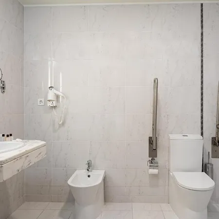 Center By Alboi Group 3*