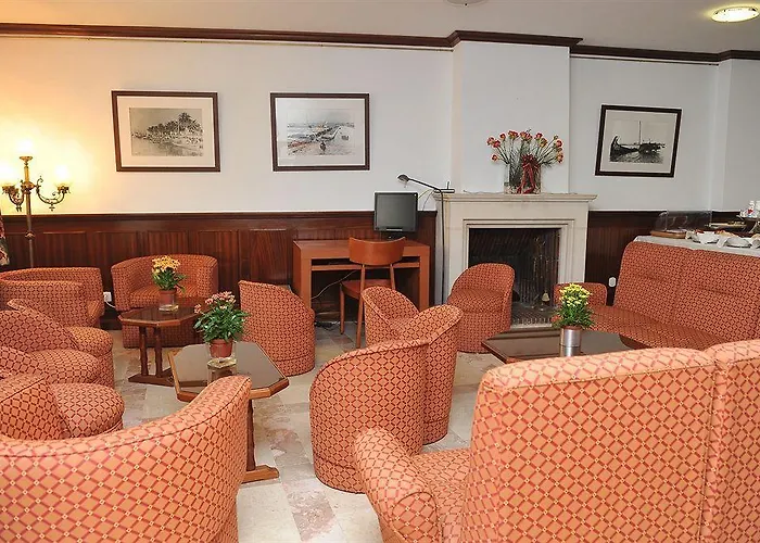 Hotel Center By Alboi Group 3*